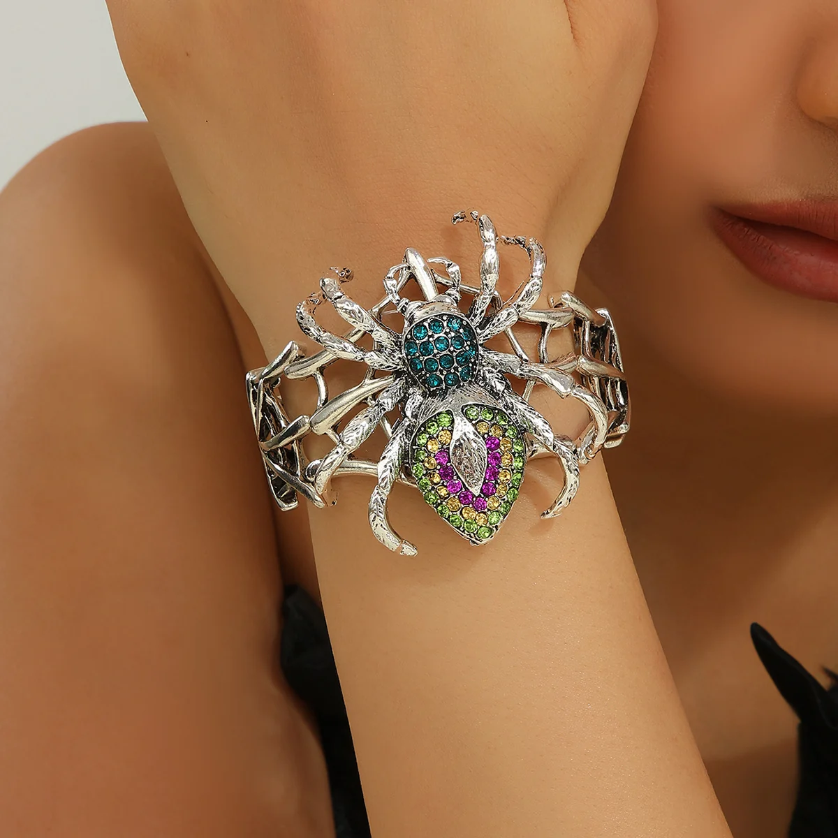 br16-dark-punk-spider-rhinestone-stretch-bracelet-01 Spider Rhinestone Bracelet - Image 1