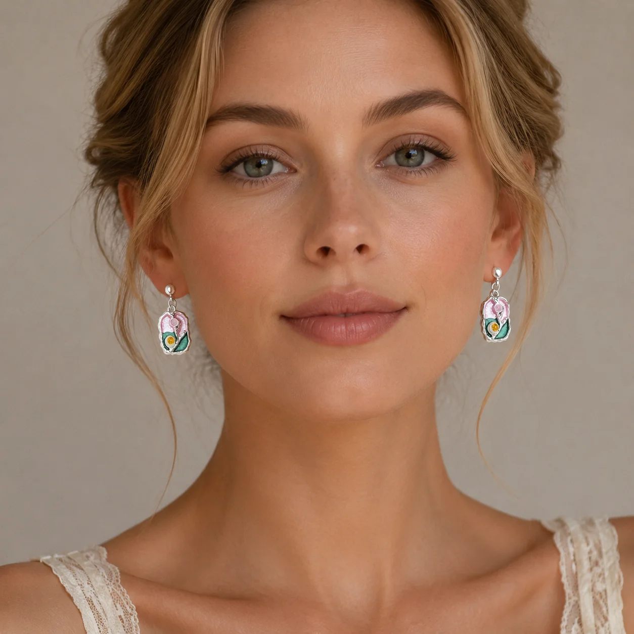 er17-french-vintage-enamel-flower-stud-earrings-01 Enamel Drip Oil Floral Earrings - Image 1